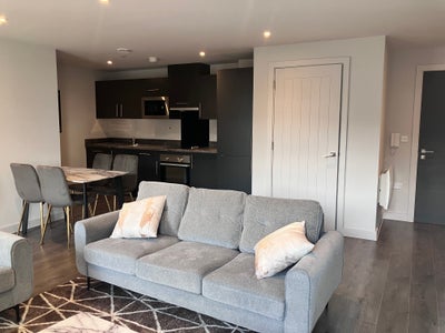 2xdouble en-suite in central new build development Main Photo