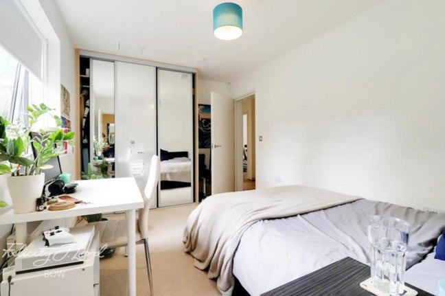 En-suite double room in Mile End / Bow Main Photo