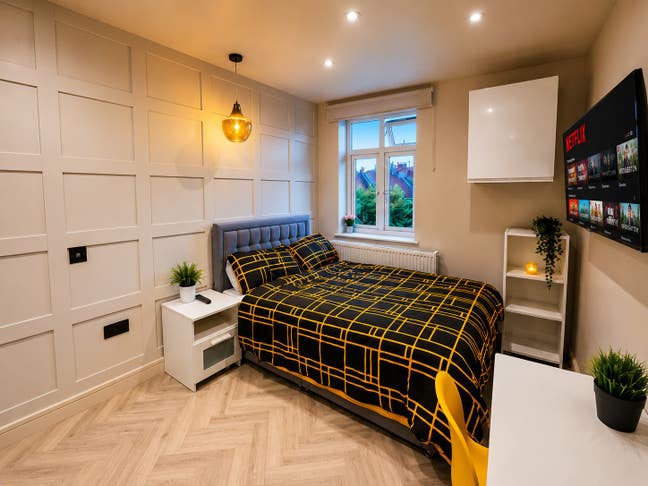Ensuite double room close to station free parking Main Photo