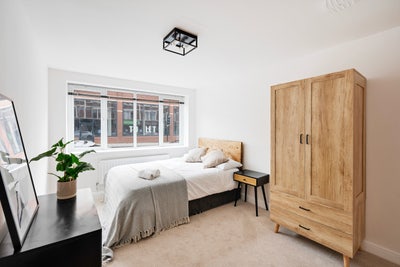 Premium Rooms in Luxury house share  Main Photo