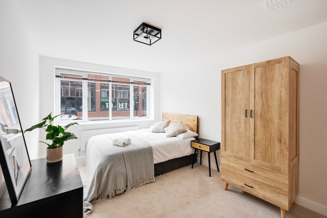 Premium Rooms in Luxury house share  Main Photo