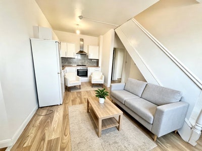 3 Bed Apartment - Close to Shops & Central Luton! Main Photo