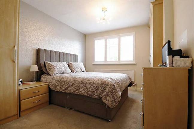 En-suite double room in Bexley house (Zone 6)  Main Photo