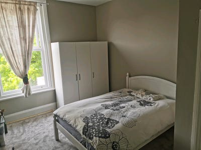 Furnished Double Bedroom (Bills Inc.). Main Photo
