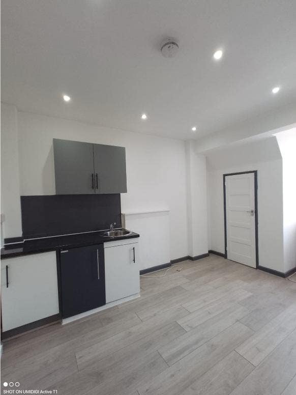 Studio Room Available –Court Rd, SE9  Main Photo
