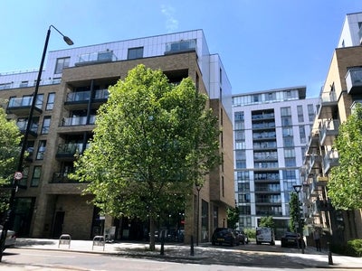 Luxury one bed with Balcony, Gym, Concierge , E14 Main Photo