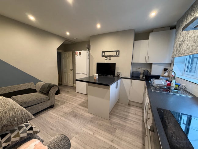 Modern 1 bed Flat, Grimethorpe Main Photo