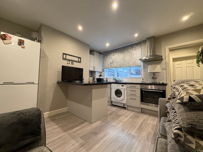  Modern 1 bed Flat, Grimethorpe Main Photo