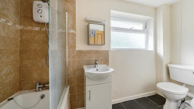 Urgently seeking 4th housemate  Main Photo