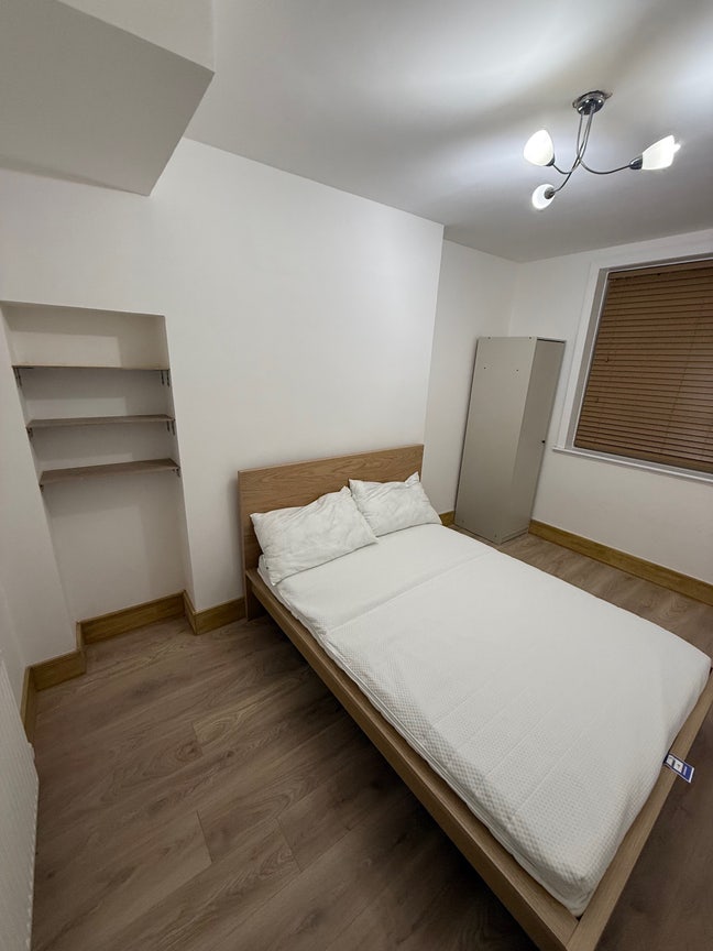 Modern Renovated Room Main Photo