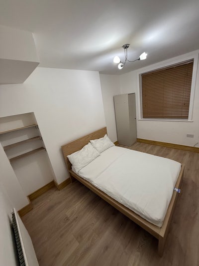 Modern Renovated Room Main Photo