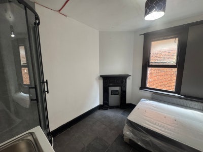 Furnished studio to rent in Willesden - ( NW10 ) Main Photo