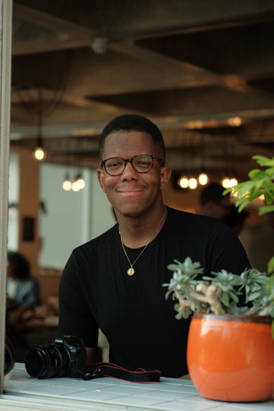 25 Year Old Professional Looking for Housemates 🙂 Main Photo