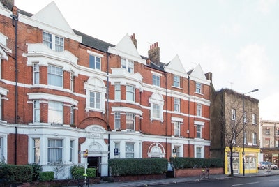 All Bills Included Professional 3 Bedroom flat W12 Main Photo