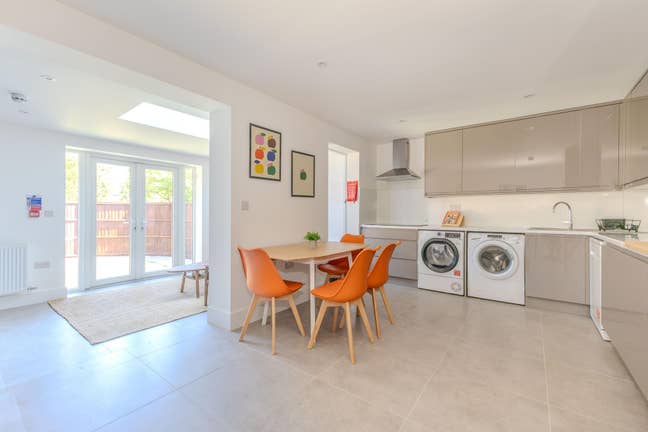 New Studio Style Rooms, En-Suites & Kitchenettes Main Photo