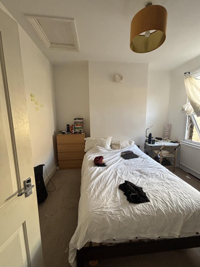 Double room in big Bow house Main Photo