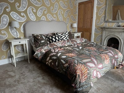  Newly decorated rooms with new flooring  Main Photo