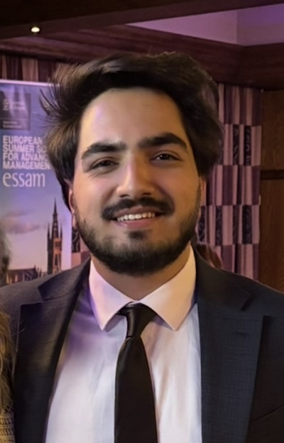 Professional Male seeks a double room Main Photo