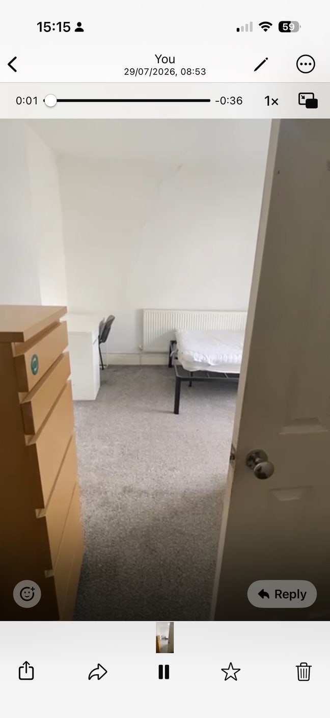 En suite room in shared house  Main Photo