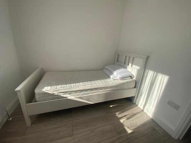Single Room Available  Main Photo