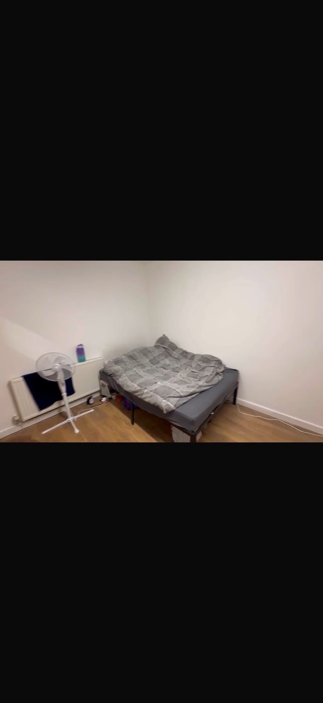 Large double room for students  Main Photo