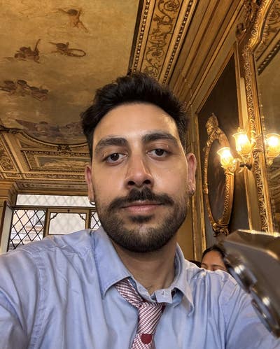 30 Y/O CSM Student Seeking Queer-Friendly Flat Main Photo
