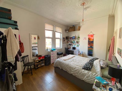 Large Double room-bills included-Southsea  Main Photo