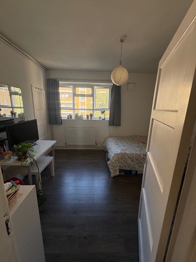 Spacious single room  Main Photo