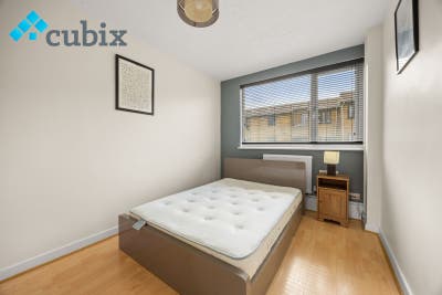 Large 3 bed Split level garden flat in Shoreditch  Main Photo