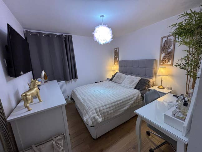 Fantastic 1 Bed in Woodford  Main Photo