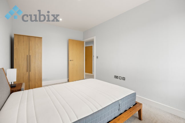 High spec 2 bed with concierge near Canary Wharf  Main Photo