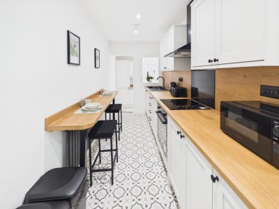 Room 1, 3-4 Belle Vue Crescent Main Photo