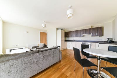 Modern 2-Bedroom Apartment with Balcony Main Photo