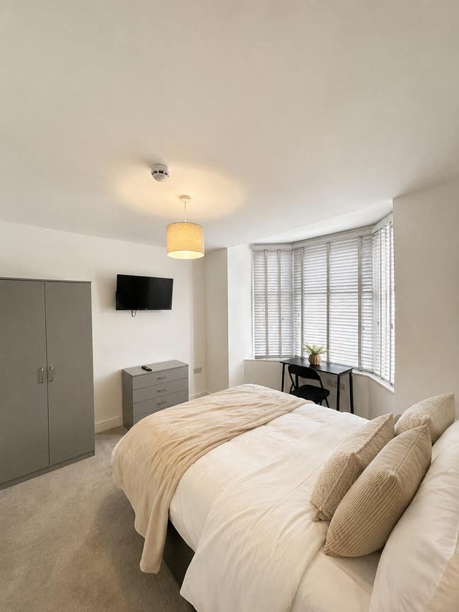 En-Suite Room | Smart TV | All Bills Included✨ Main Photo
