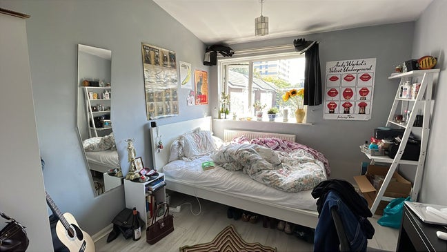 Double room available for 3 weeks  Main Photo