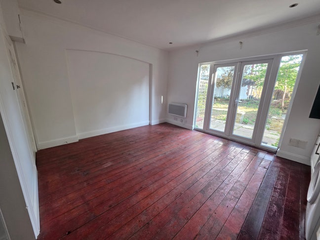 Well Presented One Bedroom Ground Floor Flat  Main Photo