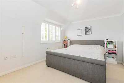 Furnished double Bedroom with own bathroom Main Photo