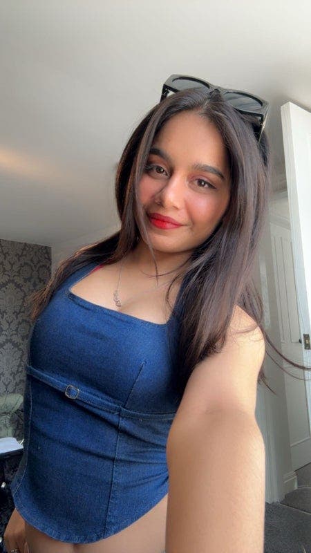 Professional Female seeks a double room Main Photo