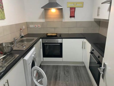 Ensuite Room in London, Feltham TW135JT, Heathrow  Main Photo