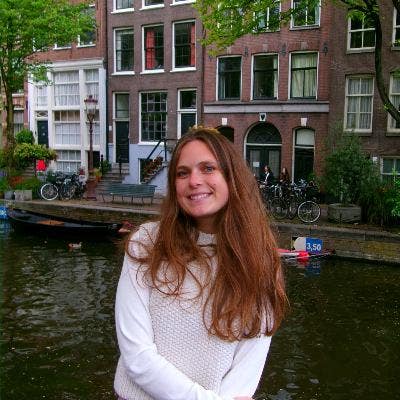 Hi! I'm Bree, a 23-year-old from the US movin... Main Photo