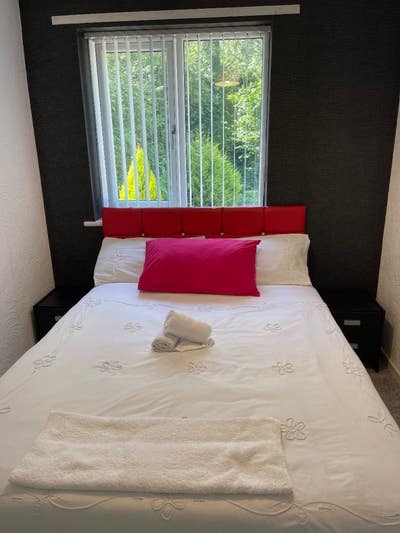 Luxury Double Room Available – Tipton (DY4 9PQ) Main Photo
