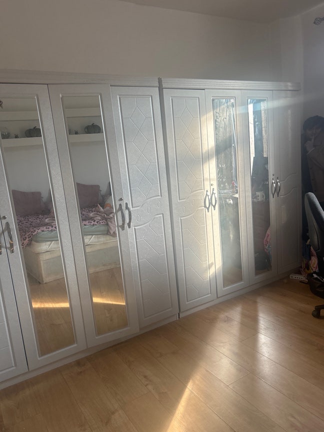 Female flat mate wanted  Main Photo