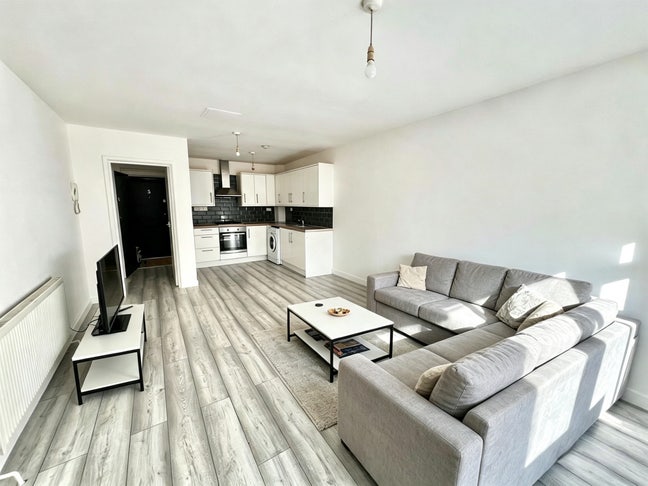 Modern 1 Bed w/Priv Terrace | Luton | HasAmenities Main Photo