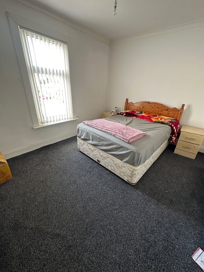 Double Room Available  Main Photo