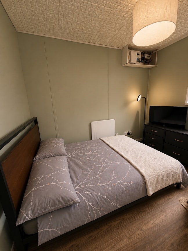 One Bedroom Flat Cabin to Rent in SE7  Main Photo