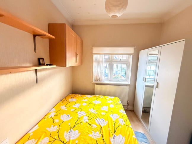 Single & Double rooms-2min from NewburyParkStation Main Photo