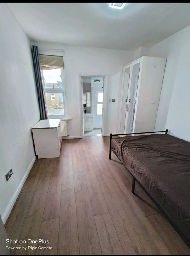 Ensuite available  Main Photo