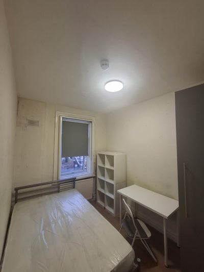Furnished Room w/ WC near Worsley/UoL -Female only Main Photo