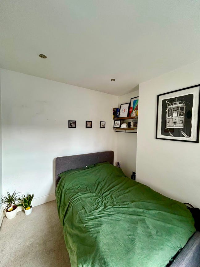 A room in a lovely house in Putney Main Photo