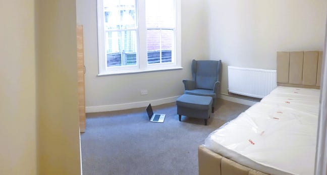 Single room 3 metre x 3.2 metre Main Photo